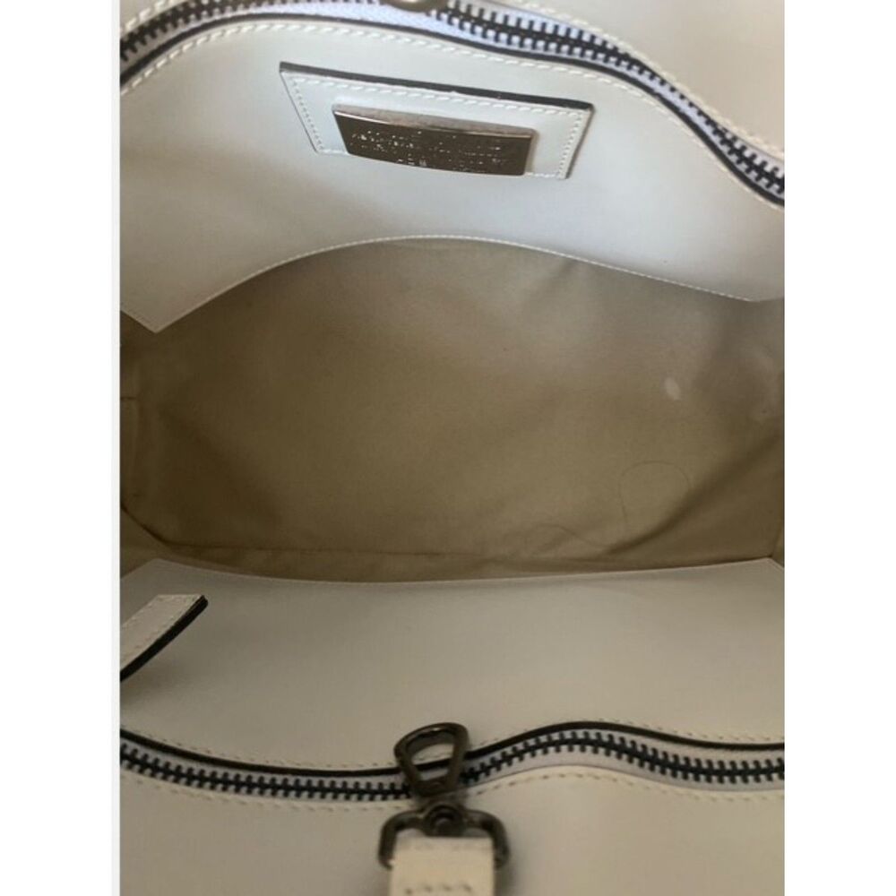 Valentino by Mario Valentino EUC - Picture 3 of 5
